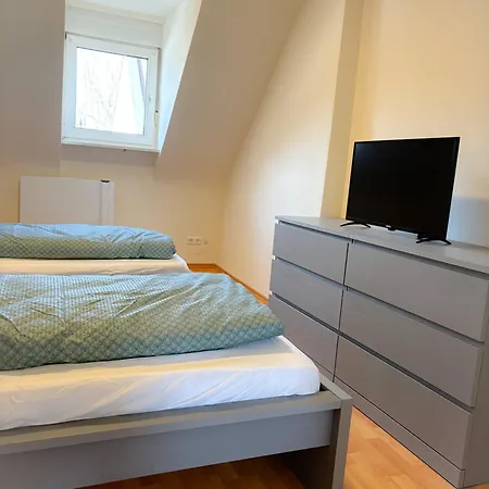 Apartment Ueber Neu Ulm'S Daechern, 2 Schlafzimmer Inkl. Stellplatz Neu-Ulm Exterior foto