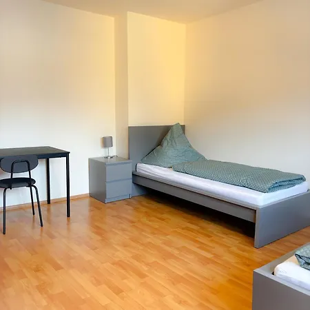 Apartment Ueber Neu Ulm'S Daechern, 2 Schlafzimmer Inkl. Stellplatz Neu-Ulm Exterior foto