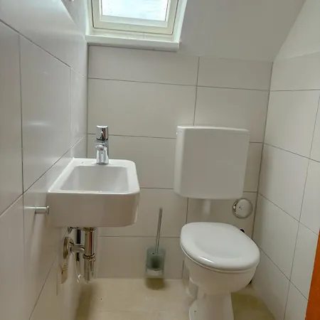 Apartment Ueber Neu Ulm'S Daechern, 2 Schlafzimmer Inkl. Stellplatz Neu-Ulm Exterior foto