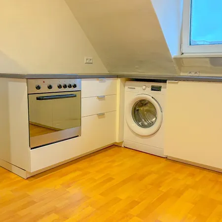Apartment Ueber Neu Ulm'S Daechern, 2 Schlafzimmer Inkl. Stellplatz Neu-Ulm Exterior foto