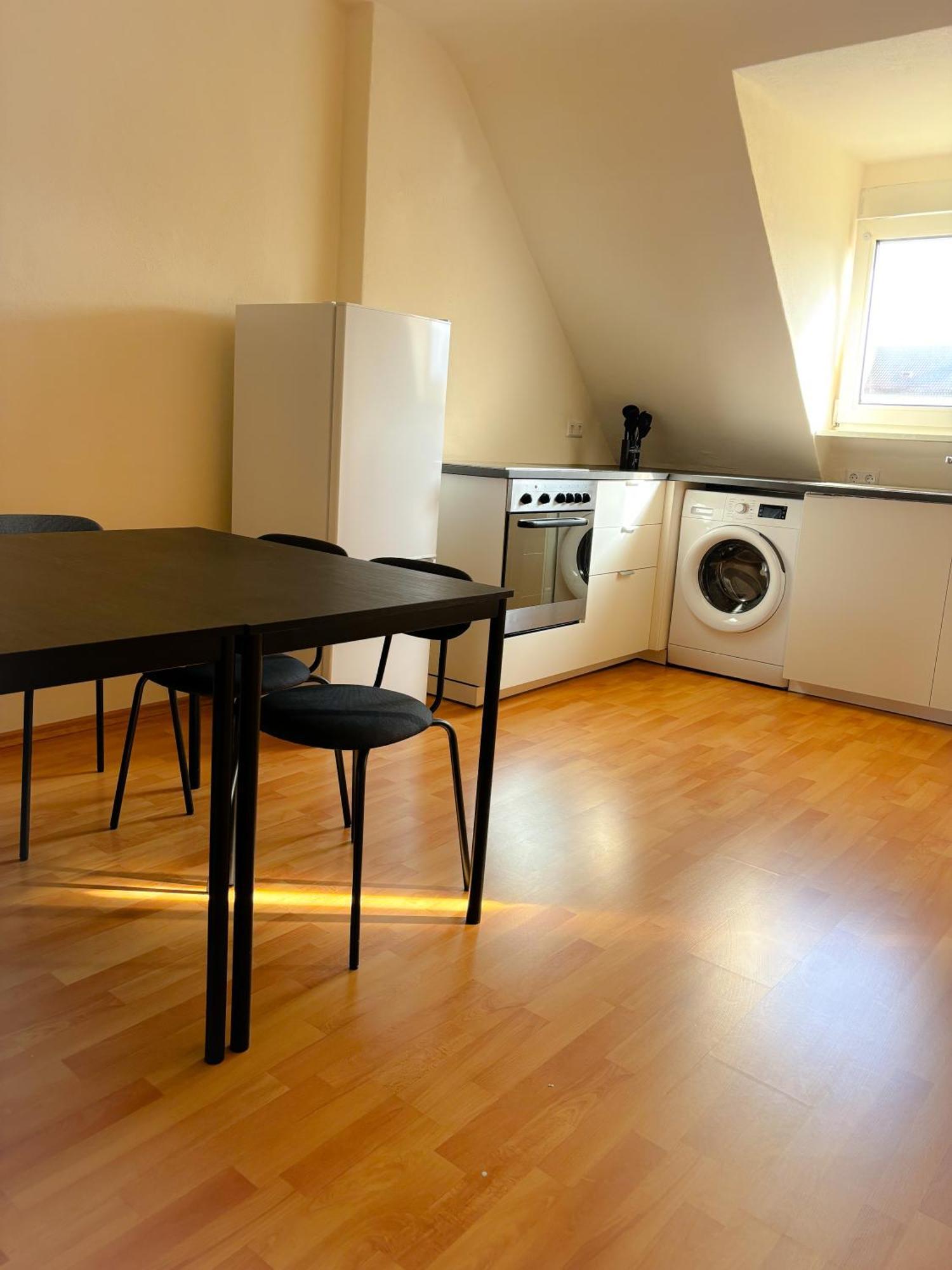 Apartment Ueber Neu Ulm's Daechern, 2 Schlafzimmer Inkl. Stellplatz Neu-Ulm